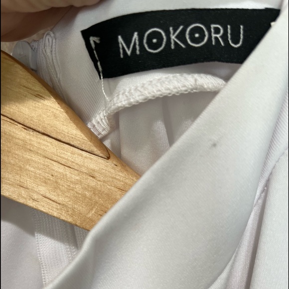 MOKORU WHITE RUFFLED DOUBLE TIERED SHORT SLEEVE BODY CON DRESS SIZE MEDIUM - Picture 2 of 16